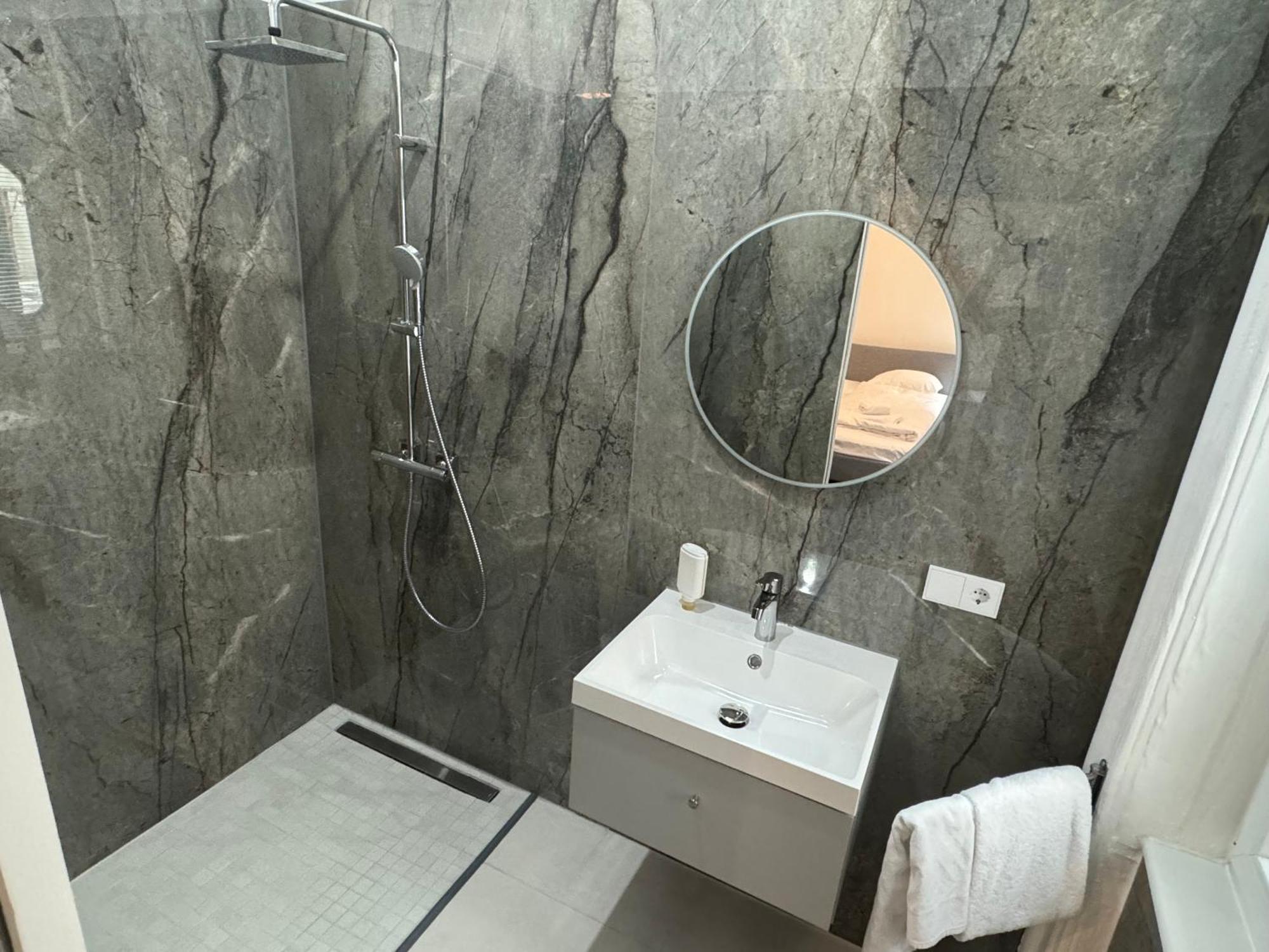 Luxurious Apartment In The Centre Of เวียนนา ภายนอก รูปภาพ